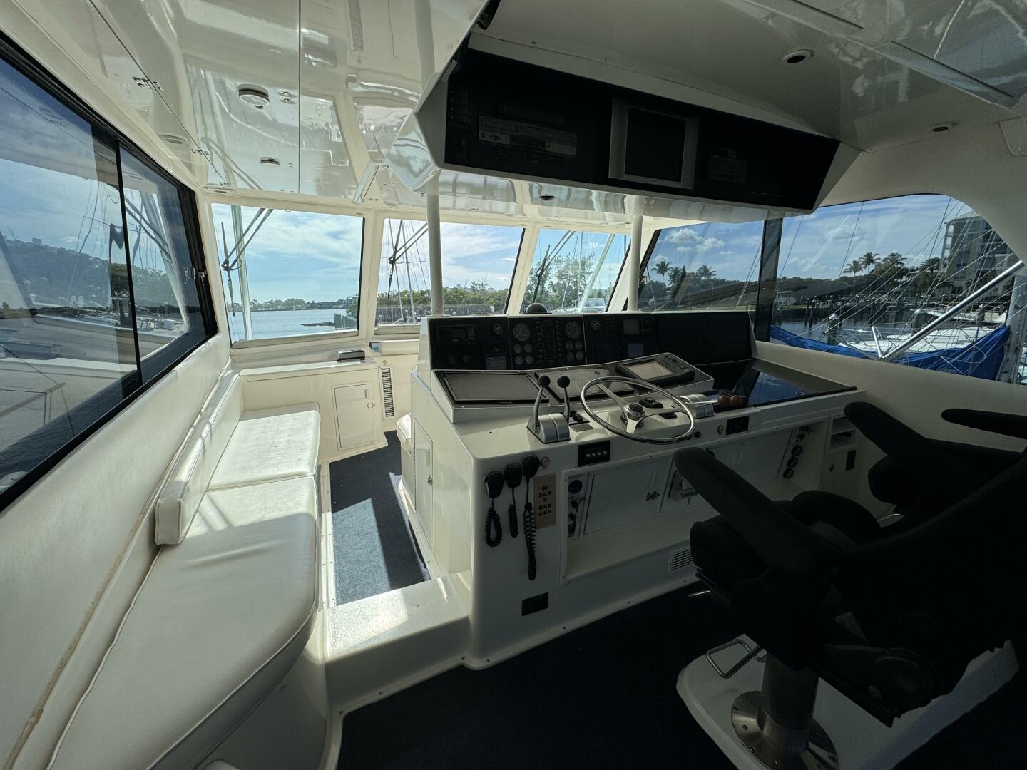 1995 Viking 58 Convertible - Image 50