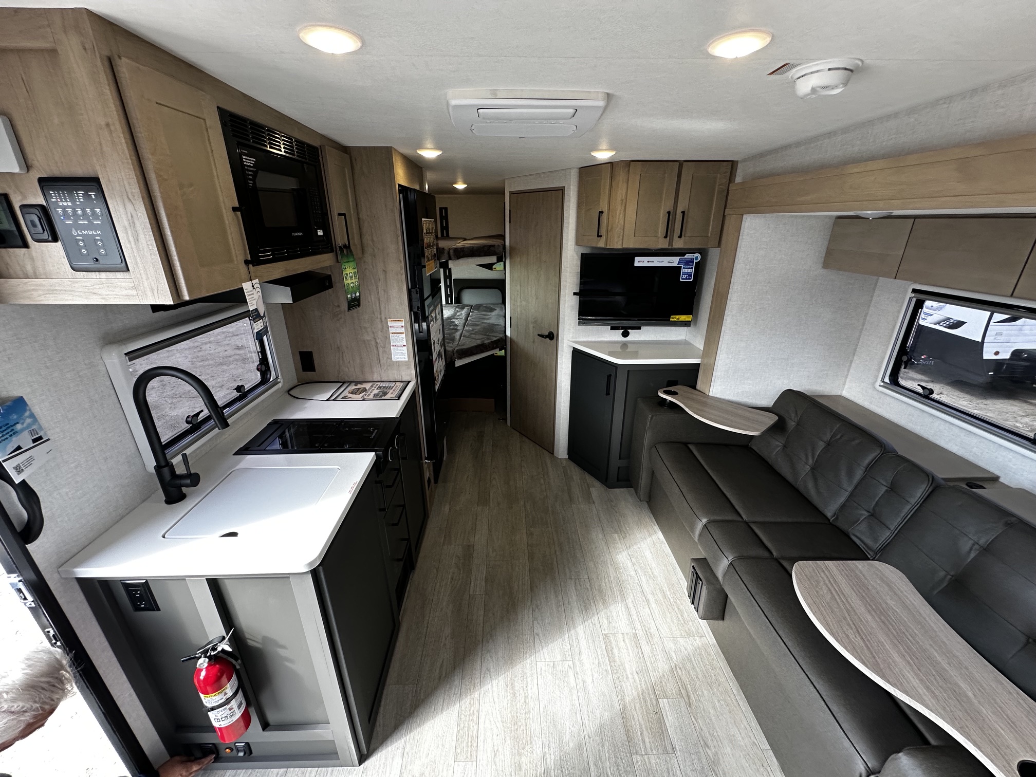 2027 Ember Overland Series 221MSL - Image 17