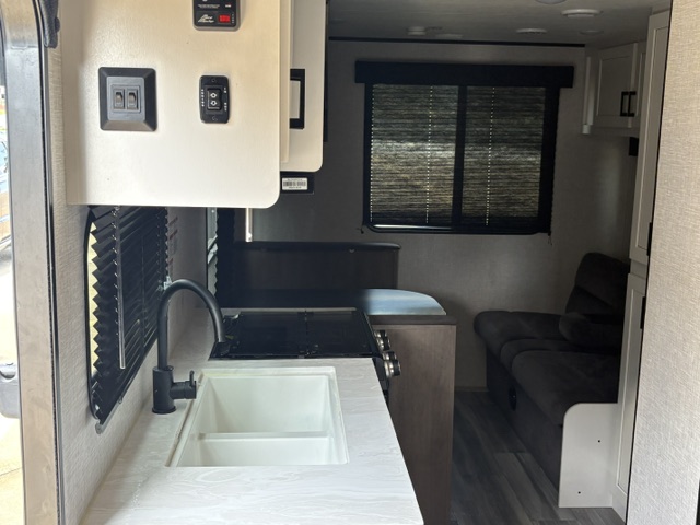 2024 JAYCO JAY FLIGHT 212QB - Image 6