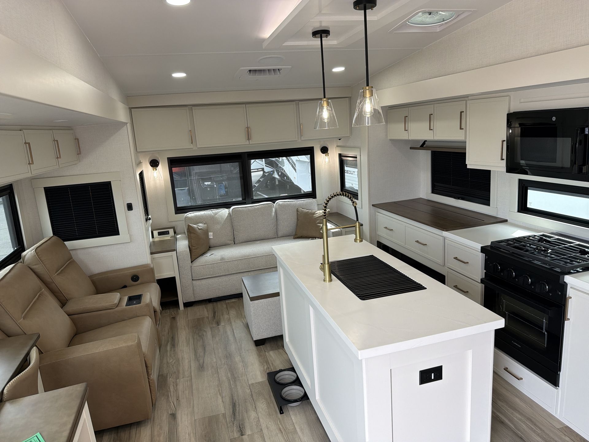 2027 Brinkley RV Model Z 3610 - Image 37