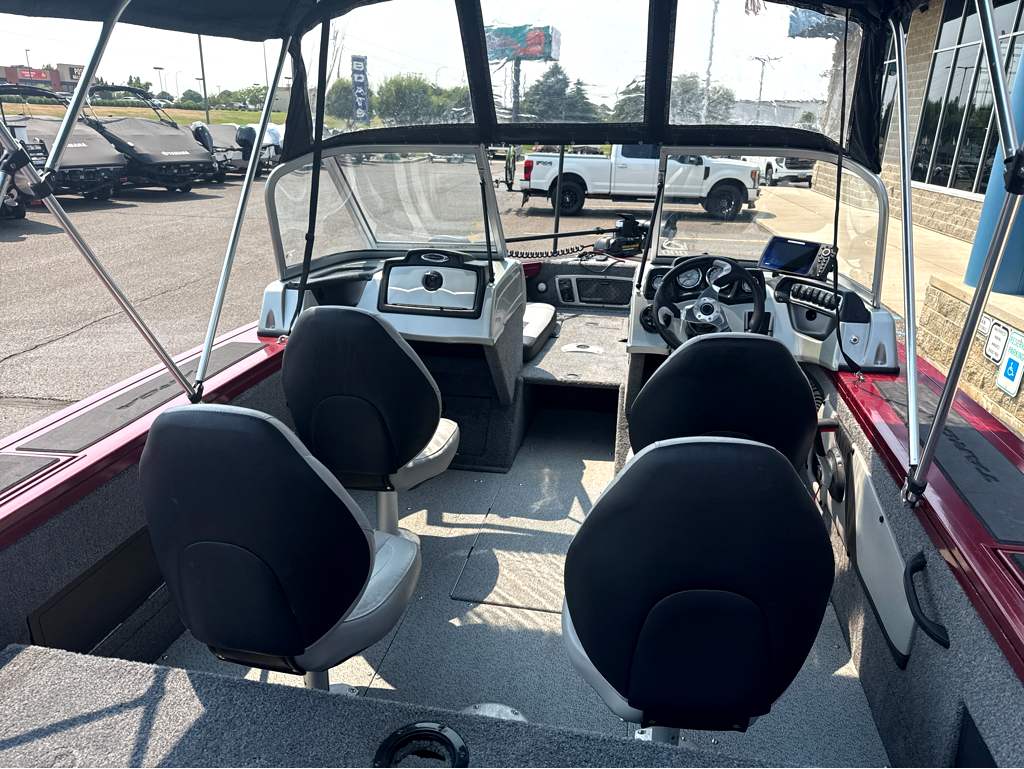 2018 Tracker Targa V18 - Image 12