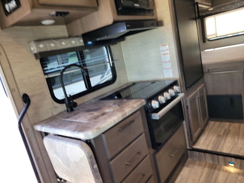 2024 Thor Motor Coach Four Winds 22E - Image 6