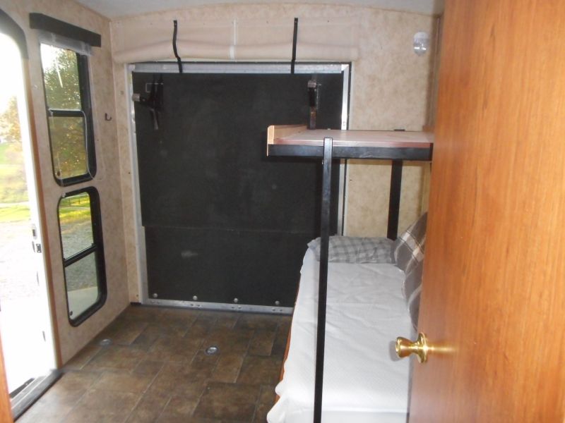 2013 Keystone Montana Mountaineer 357THT - Image 11