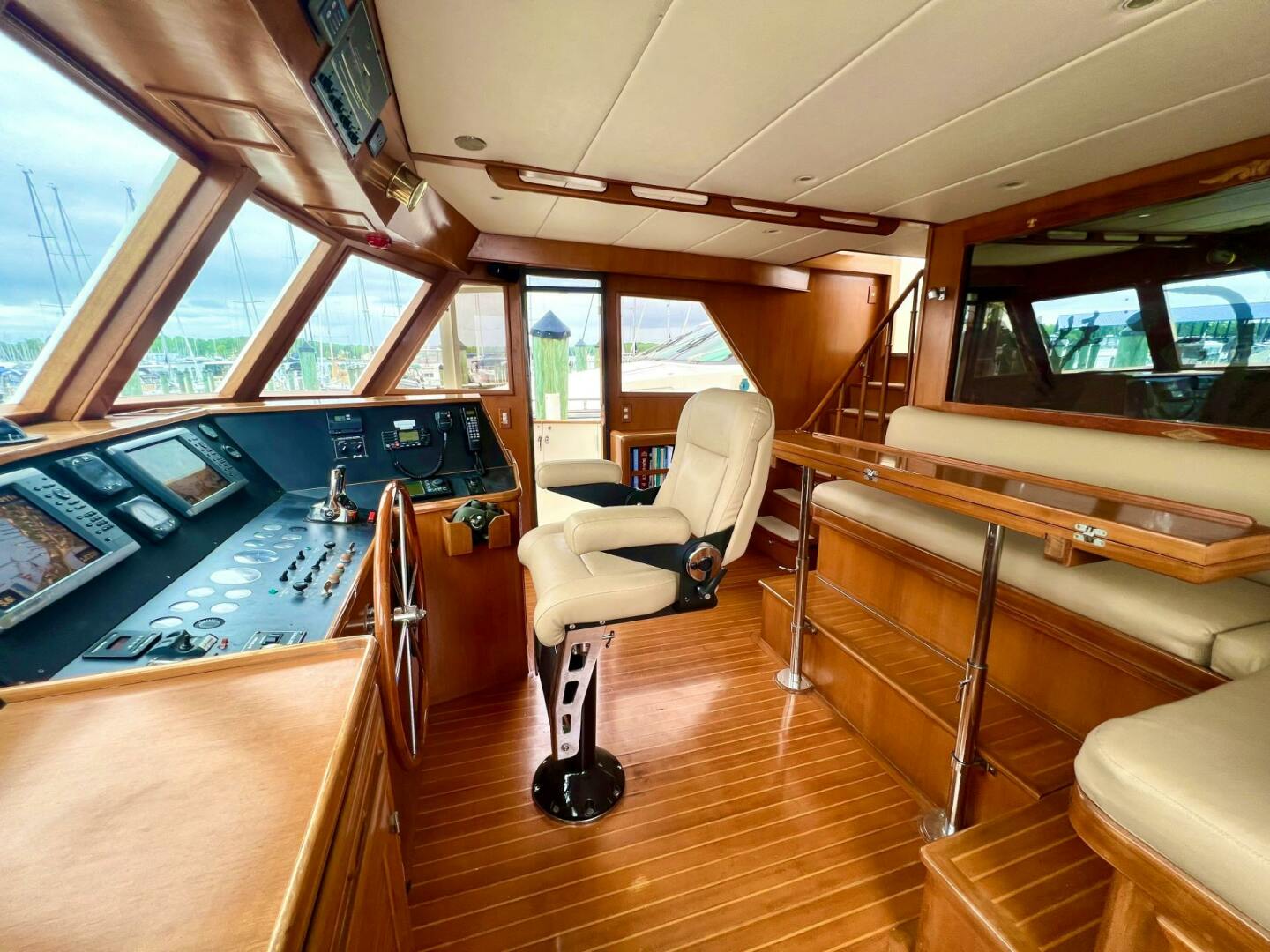 2000 Grand Alaskan 60 Pilothouse - Image 13