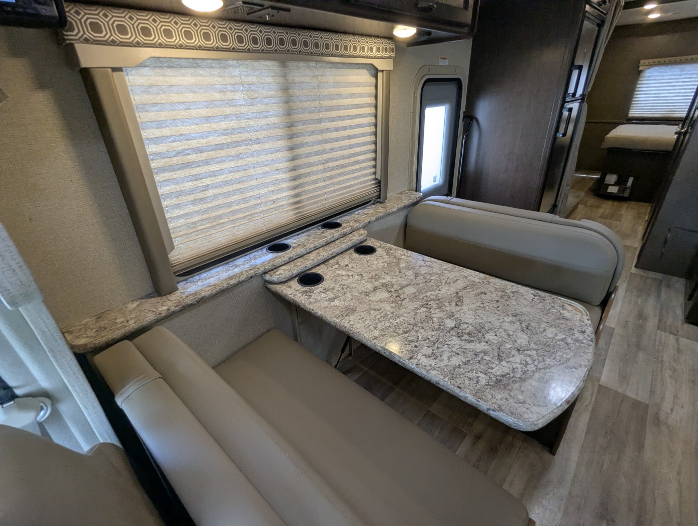 2020 Thor Motor Coach Four Winds 31E - Image 11