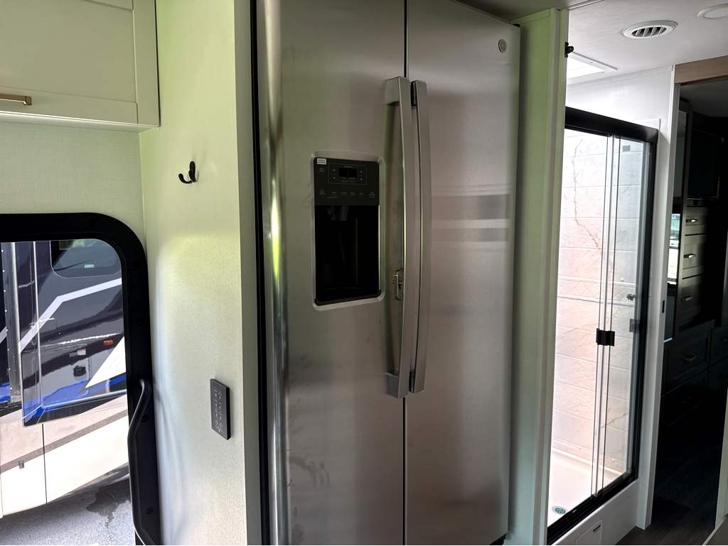 2027 ENTEGRA COACH VISION XL 31UL - Image 19