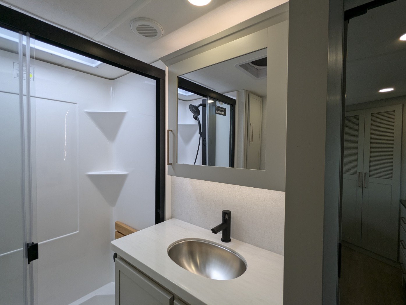2027 Alliance RV Paradigm 310RL - Image 30