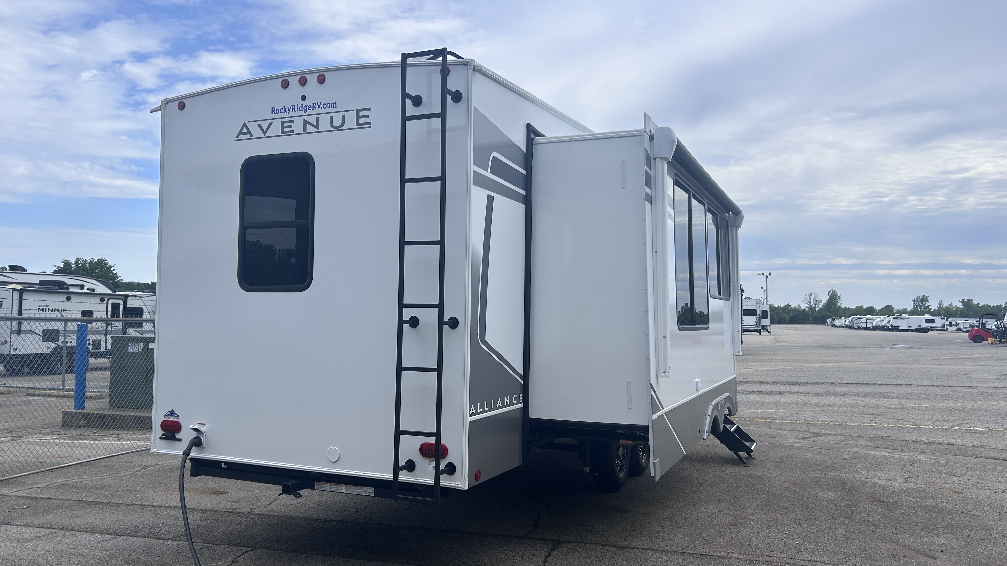 2026 Alliance RV Avenue 35RKS - Image 7