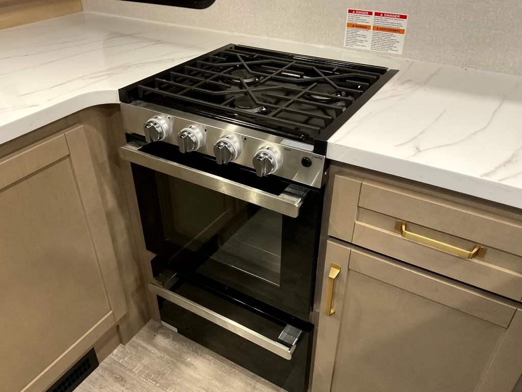 2026 JAYCO Eagle 265 FKDS HT - Image 13
