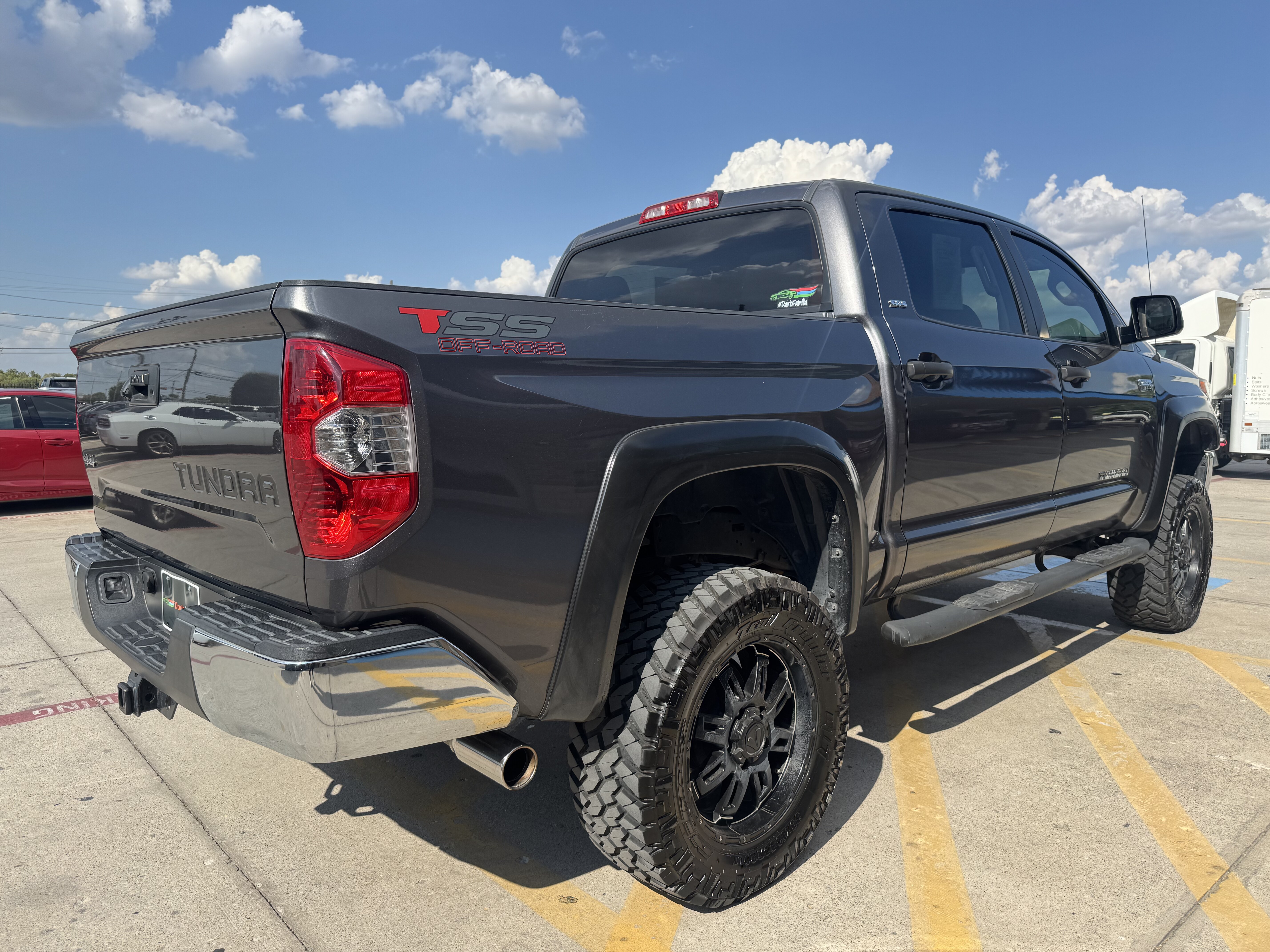 2014 Toyota Tundra CrewMax SR5 4WD 5.7L V8 - Image 7