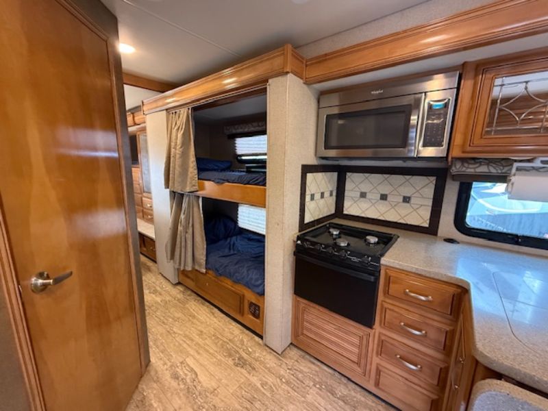 2017 Thor Motor Coach Four Winds Super C 35SB - Image 12