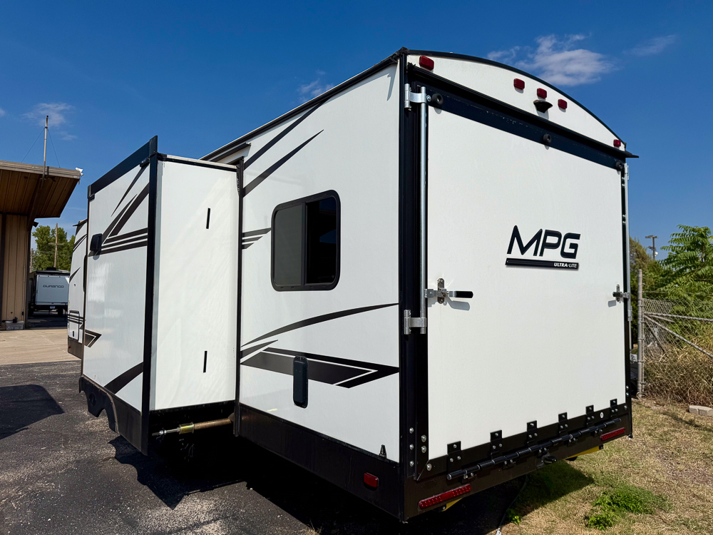 2022 CRUISER RV MPG ULTRA LITE TOY HAULER 2700 - Image 13