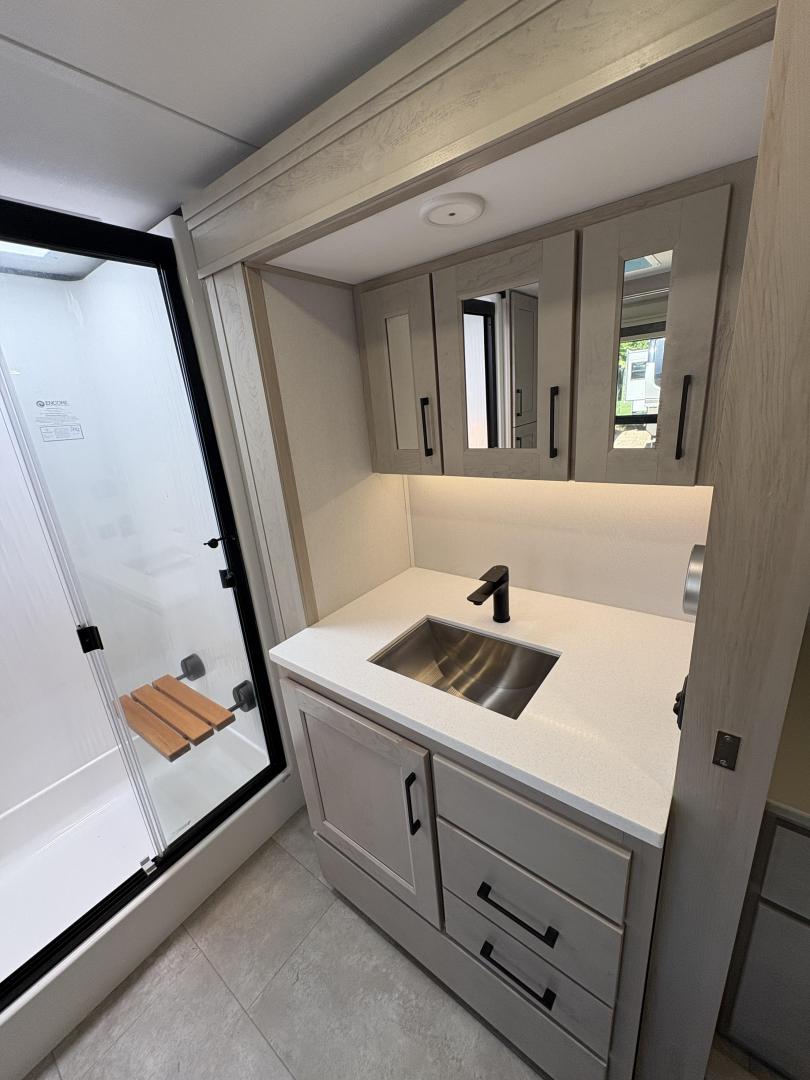2025 Grand Design Solitude 388MBS - Image 15