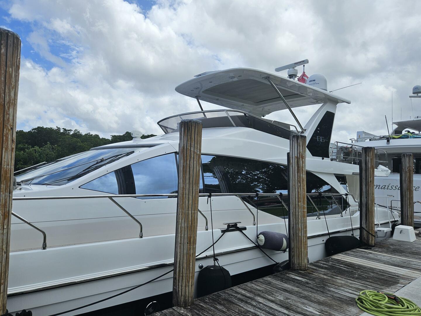 2022 Azimut 66 - Image 5