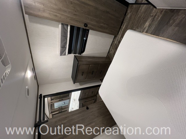 2022 Forest River Sabre 37FBT - Image 14