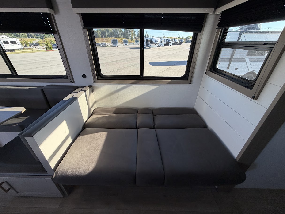 2027 JAYCO JAY FLIGHT 295TBS - Image 33