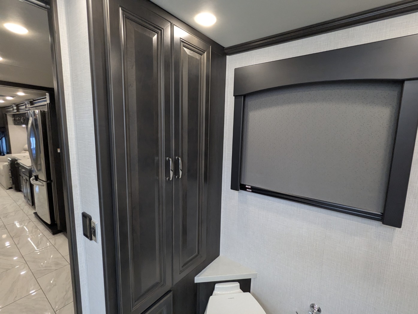2026 Fleetwood Discovery 38W - Image 34