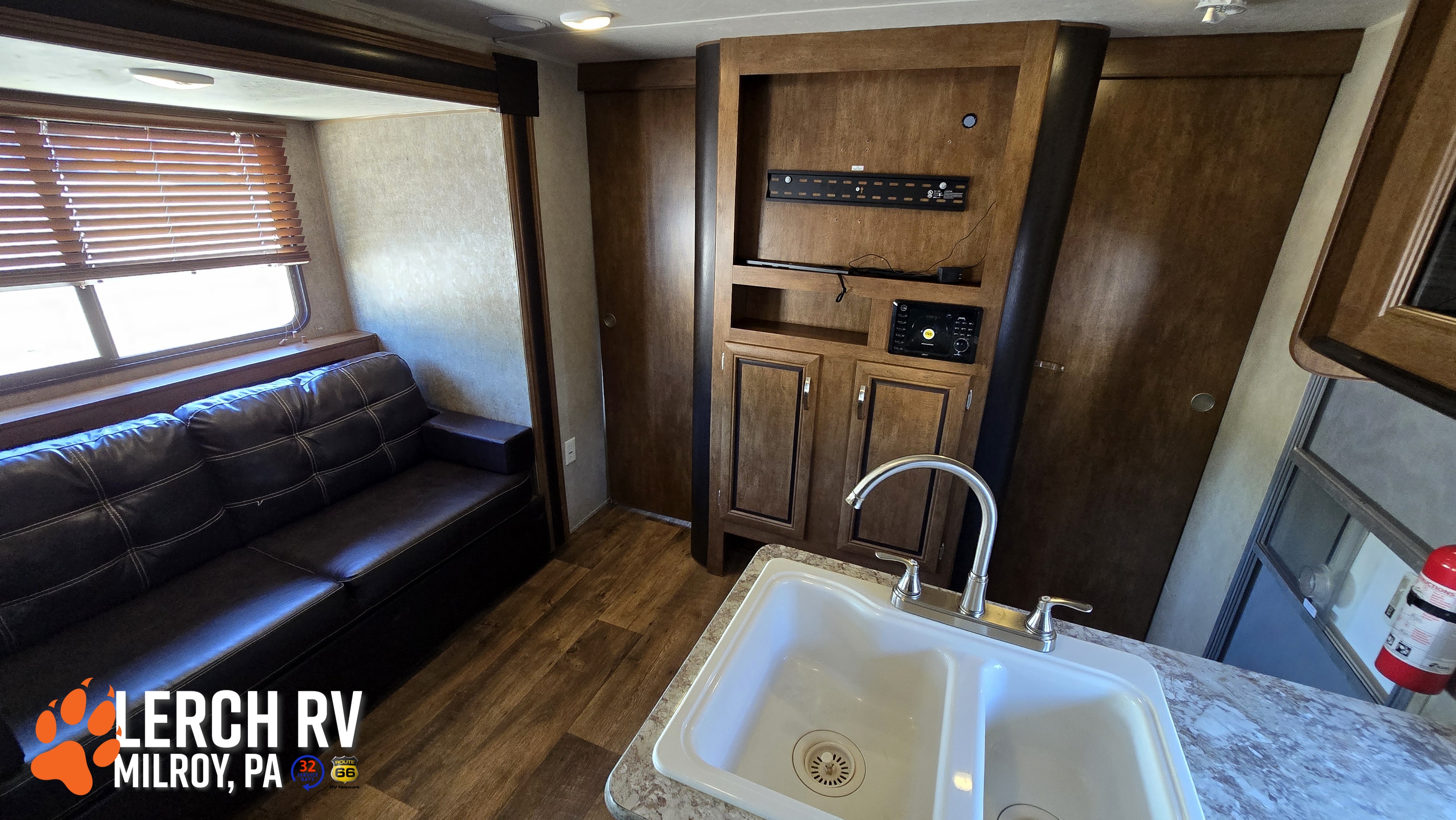 2016 FOREST RIVER WILDWOOD XLITE 263BHXL - Image 14