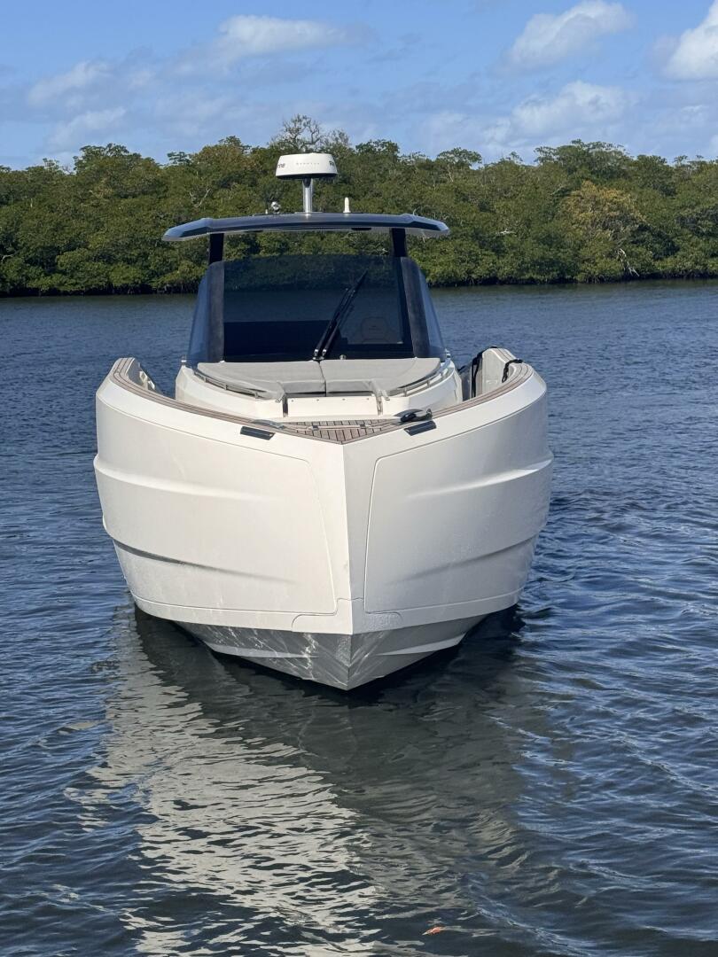 2023 Astondoa 377 Coupe Outboard - Image 3
