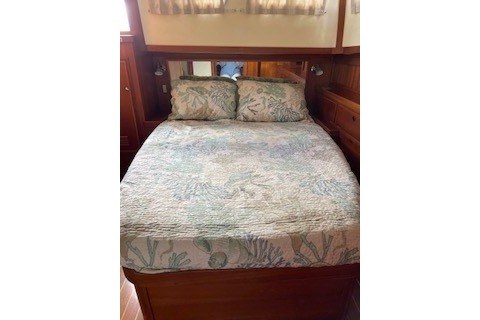 1998 Sabreline 36 AFT CABIN - Image 64