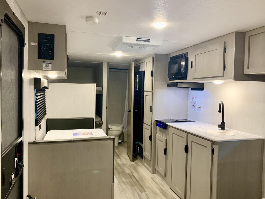2025 COACHMEN 26BH - Image 4