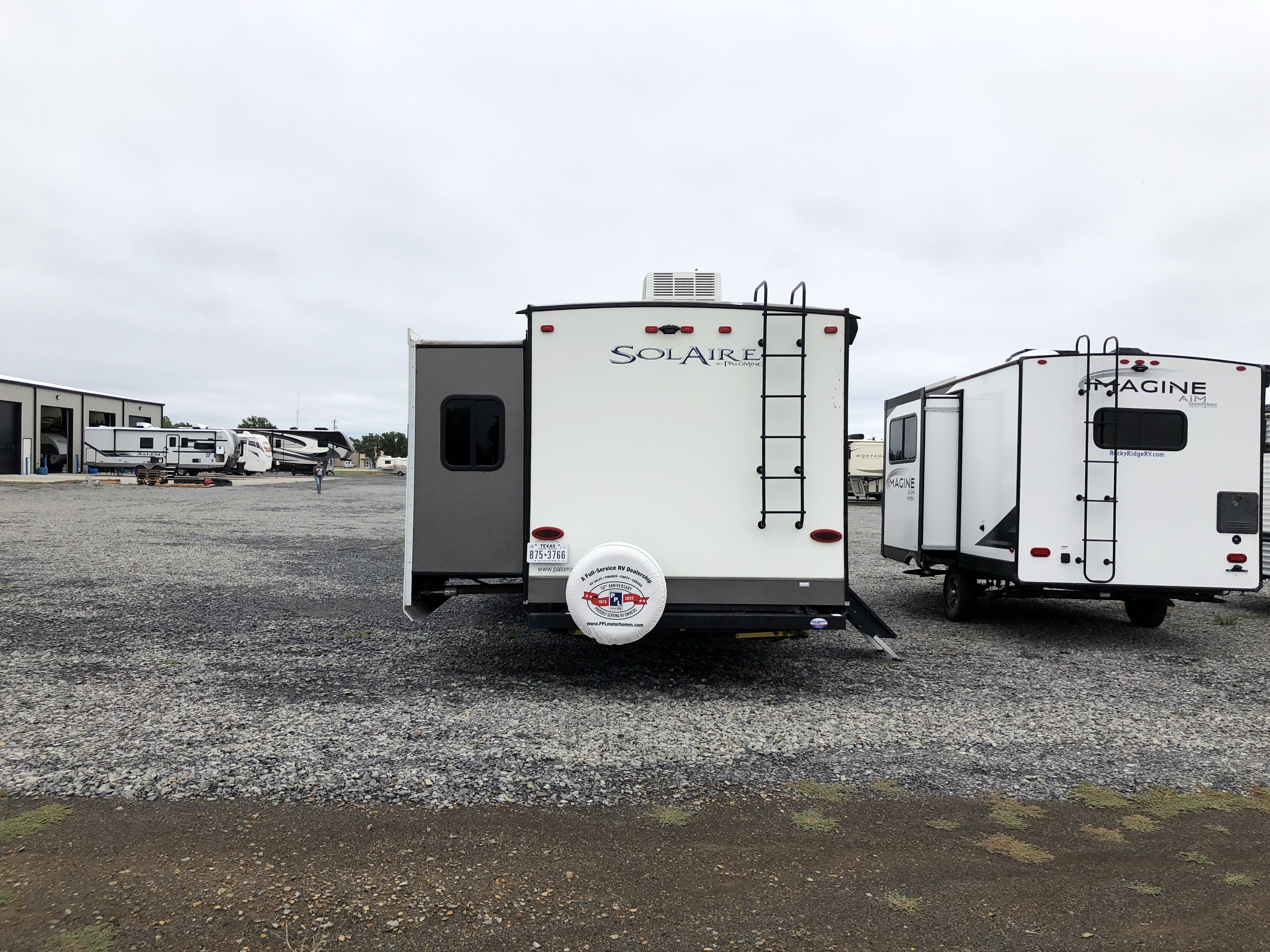 2020 Forest River PALOMINO 260FKBS - Image 6