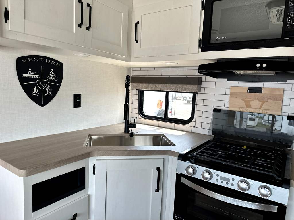 2027 VENTURE RV SIENNA 311VDB - Image 14