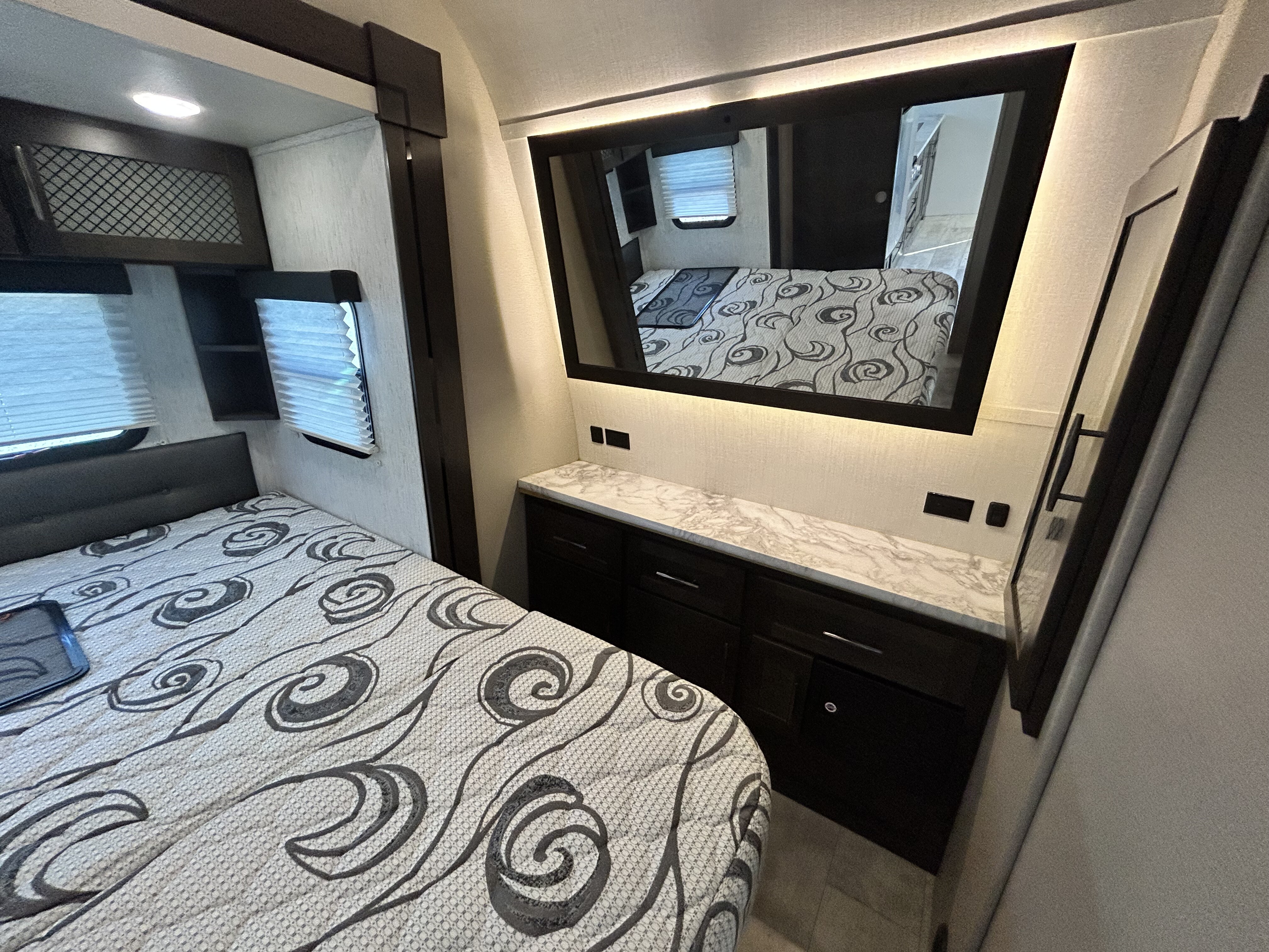 2021 Grand Design Momentum G-Class 29G - Image 12