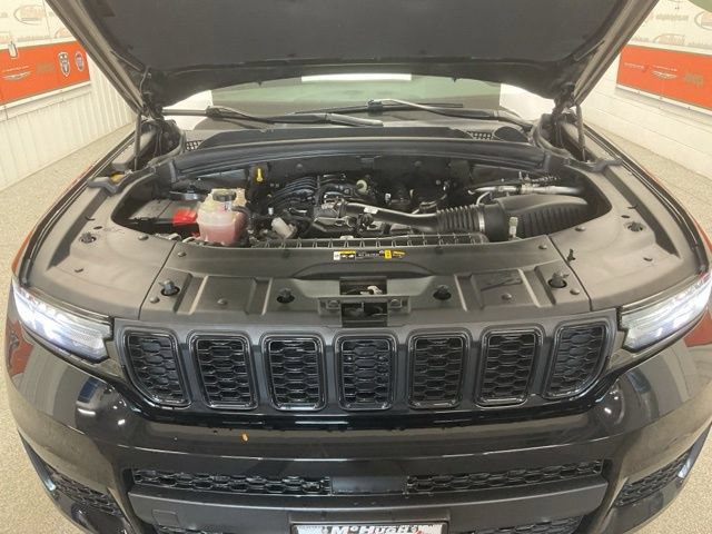2023 Jeep Grand Cherokee L Utility 4D Altitude 4WD - Image 13