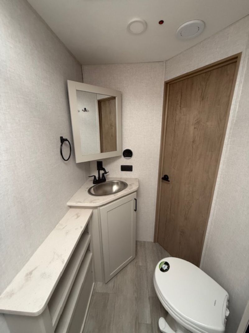 2027 Ember RV Touring Edition 2200ETL - Image 9
