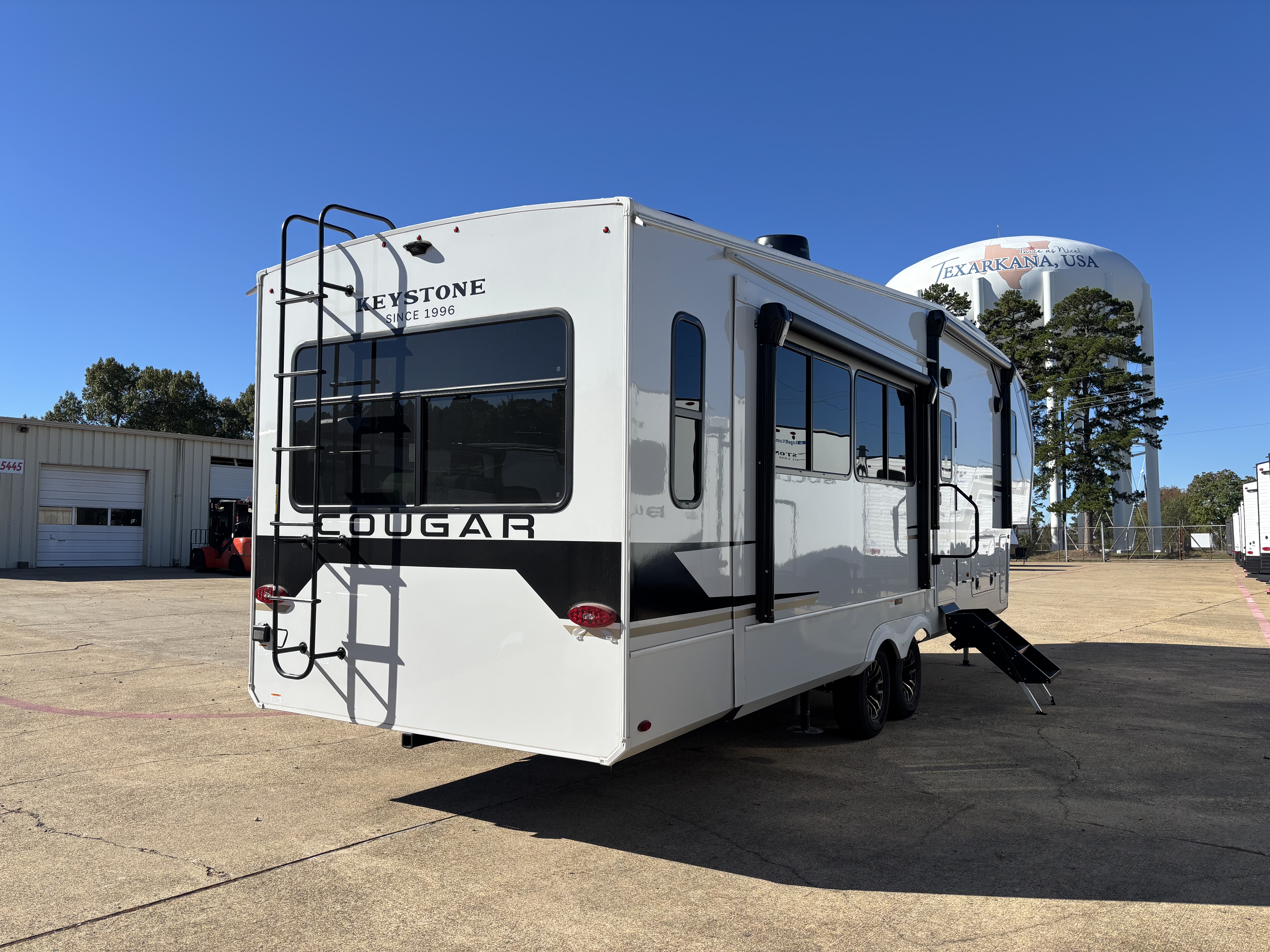2026 Keystone Cougar Half-Ton 28RLI - Image 7