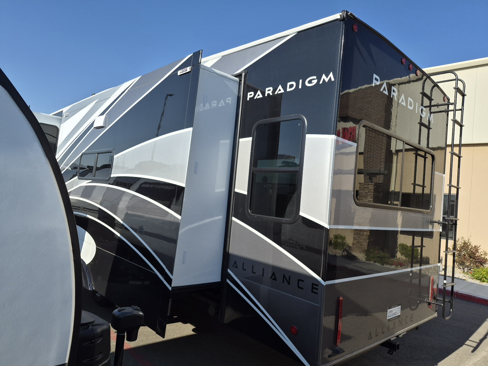2027 Alliance RV PARADIGM 310RL - Image 2