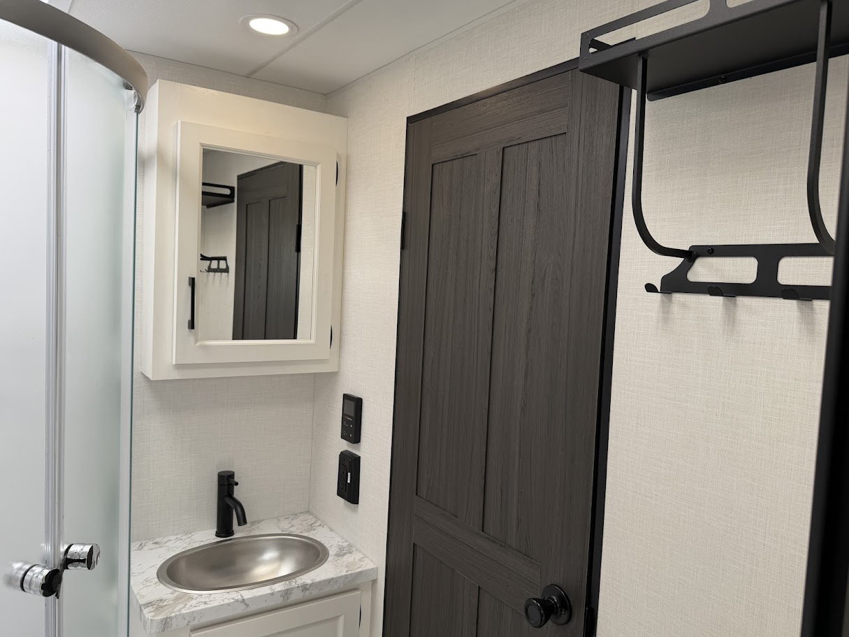 2026 VENTURE RV SPORTTREK 327VIK - Image 57