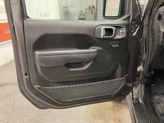 2025 Jeep Wrangler 4xe Rubicon 4x4 - Image 10