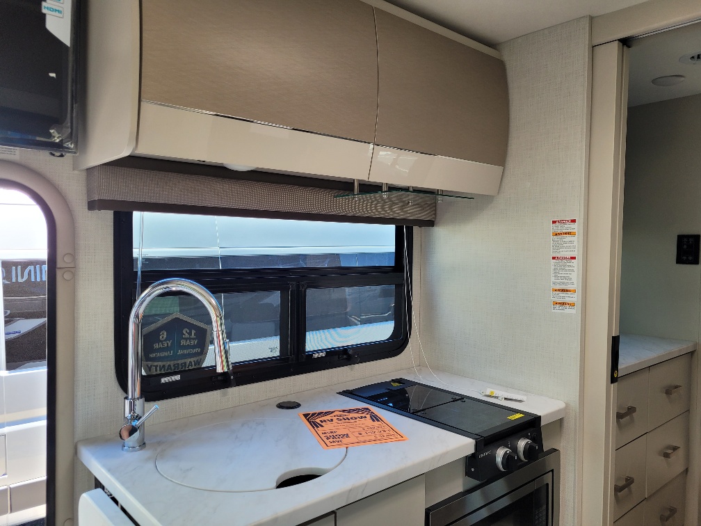 2027 Thor Motor Coach Gemini AWD 24JG - Image 9