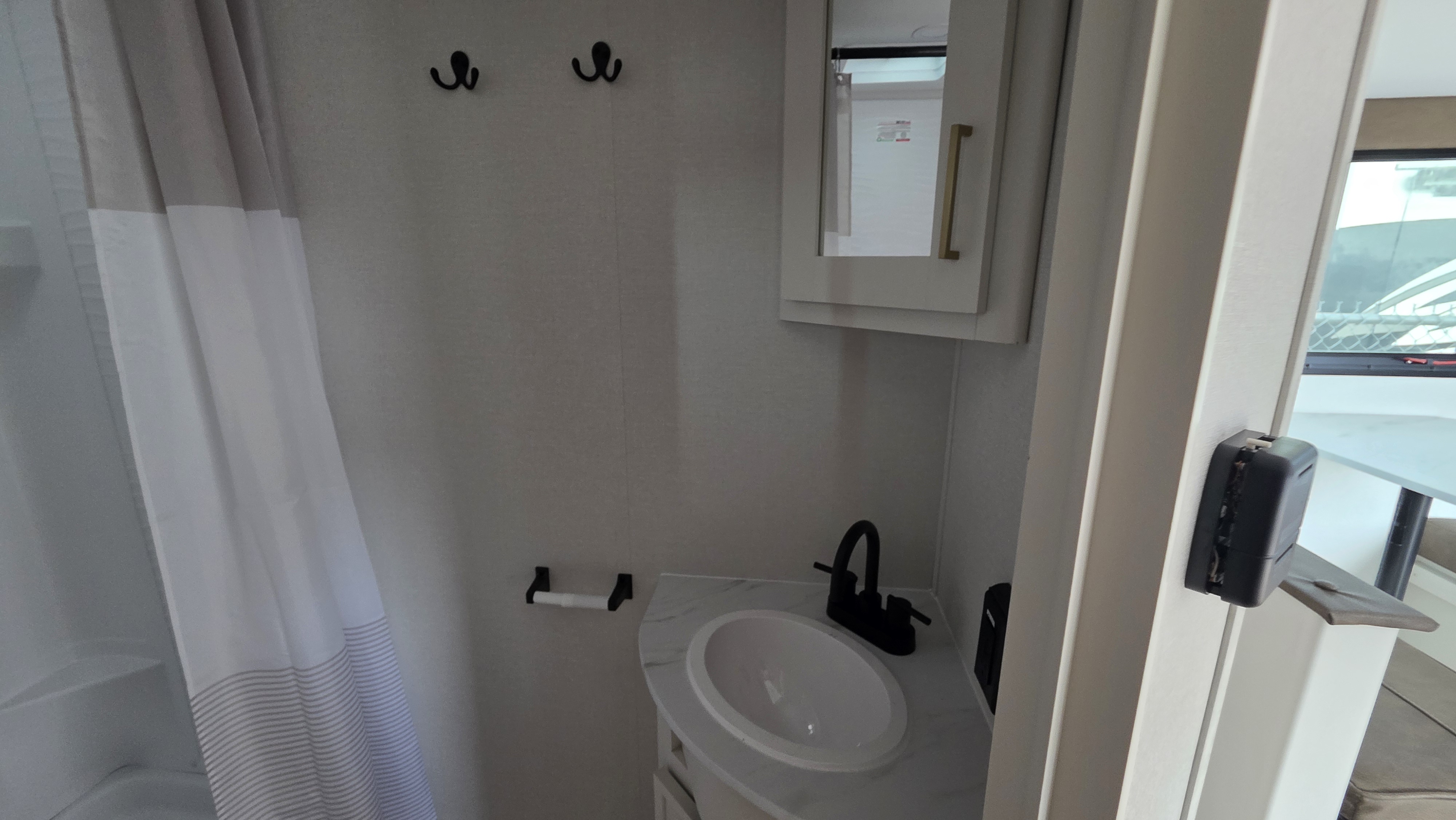 2027 GRAND DESIGN TRANSCEND 161DB - Image 12