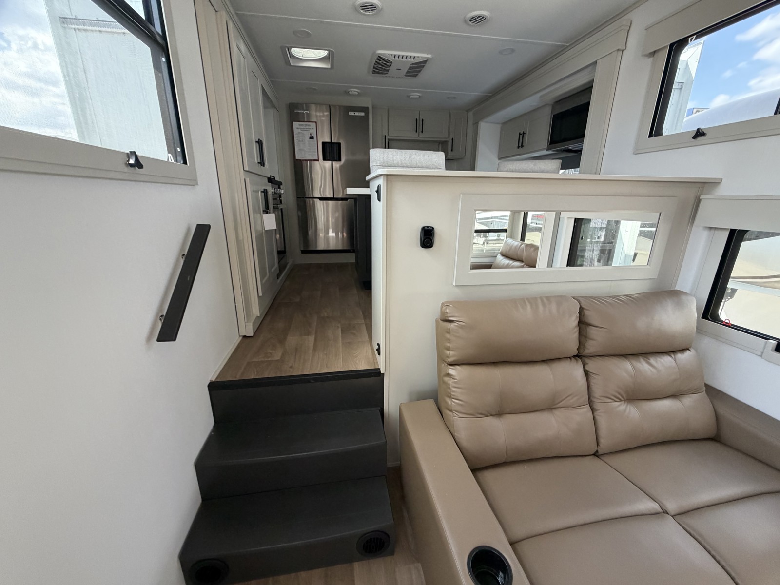 2026 GRAND DESIGN 390RK - Image 18