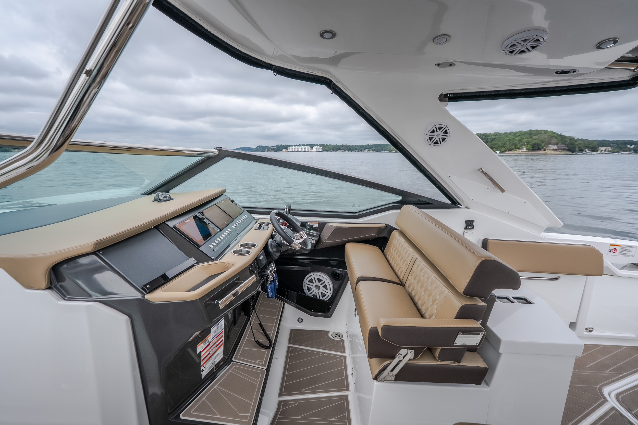 2025 Monterey 385SS - Image 16