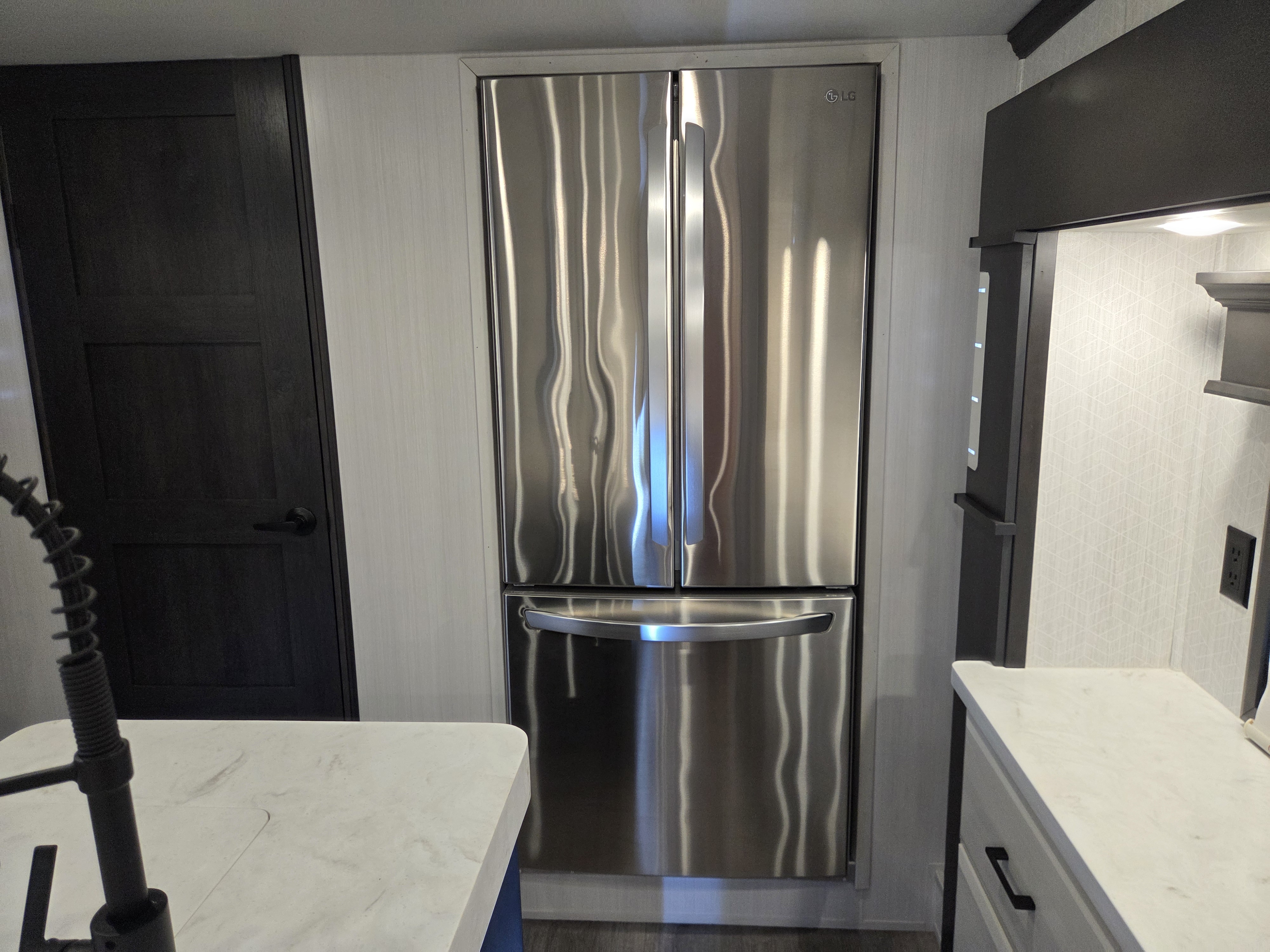 2022 DRV Mobile Suites 41FKMB - Image 14