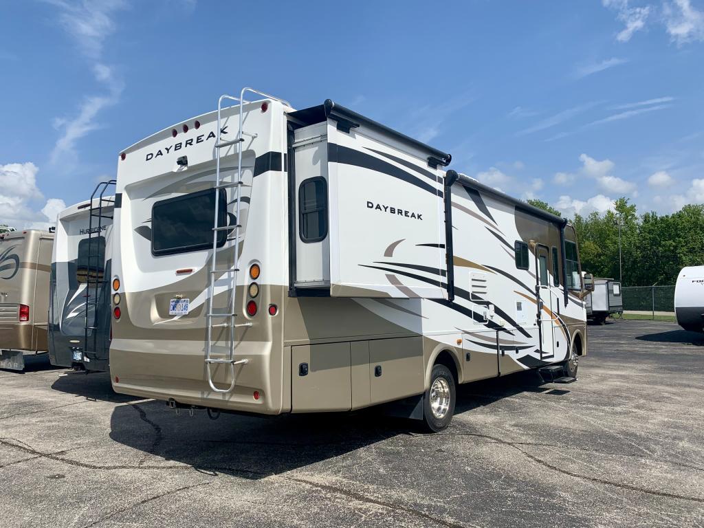 2013 THOR DAYBREAK 32HD - Image 4