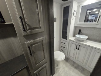 2023 KEYSTONE MONTANA LEGACY 3761FL - Image 25