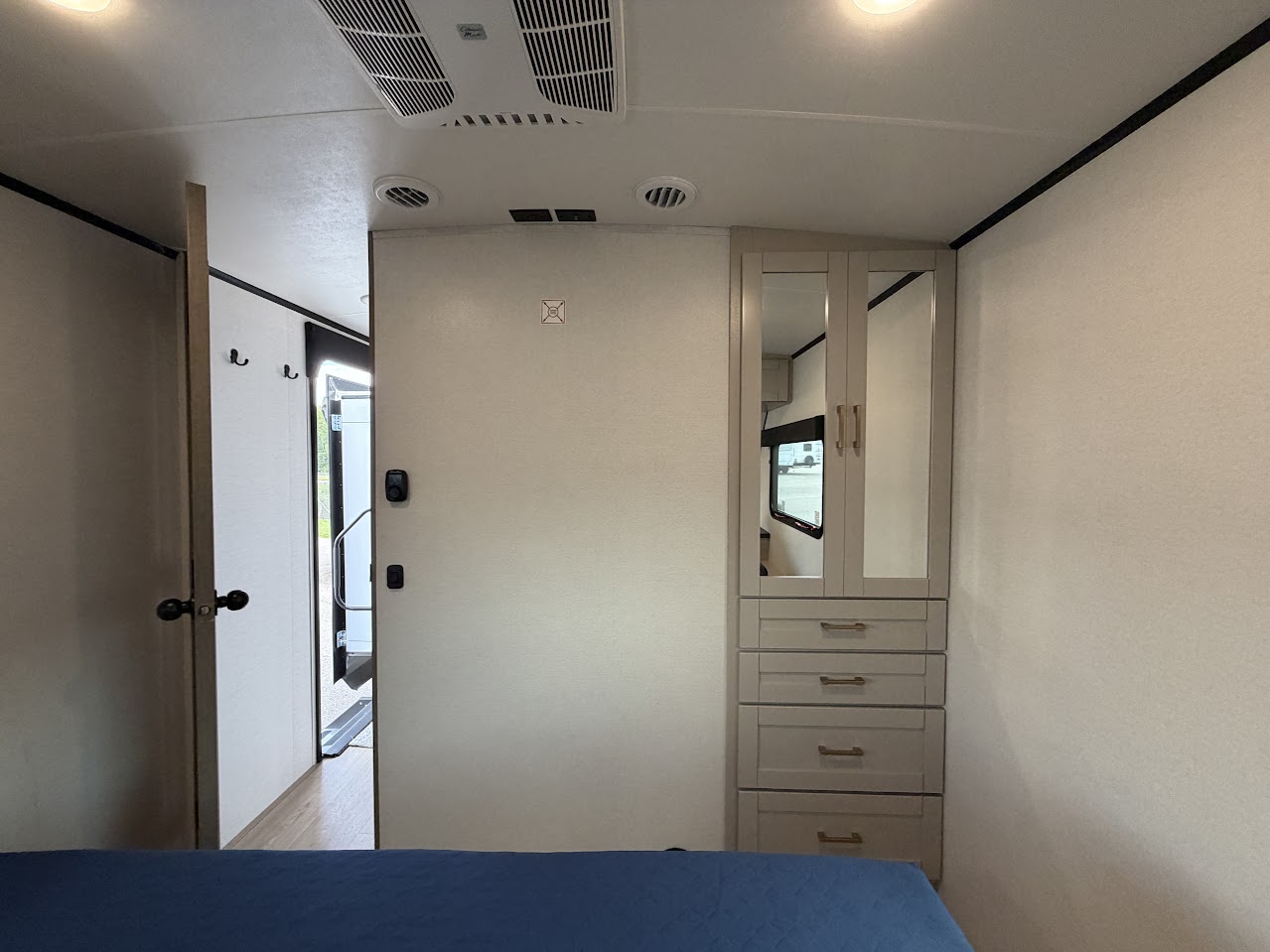 2027 JAYCO JAY FEATHER 27MK - Image 44