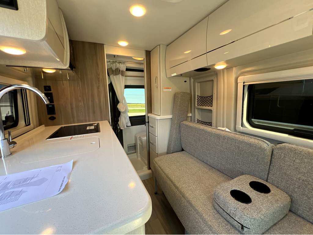 2026 THOR MOTOR COACH RIZE 18M - Image 5
