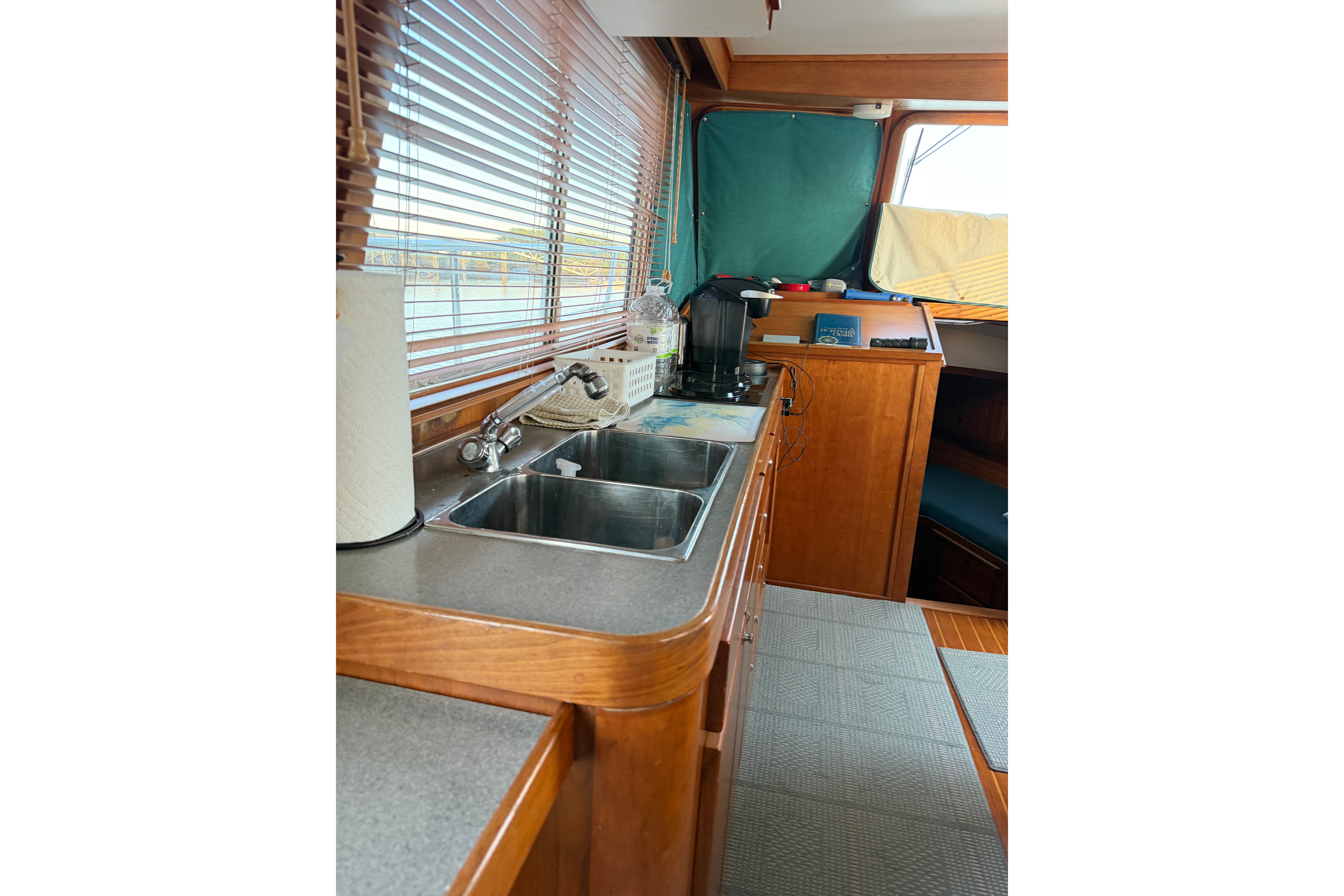 1998 Sabreline 36 AFT CABIN - Image 36