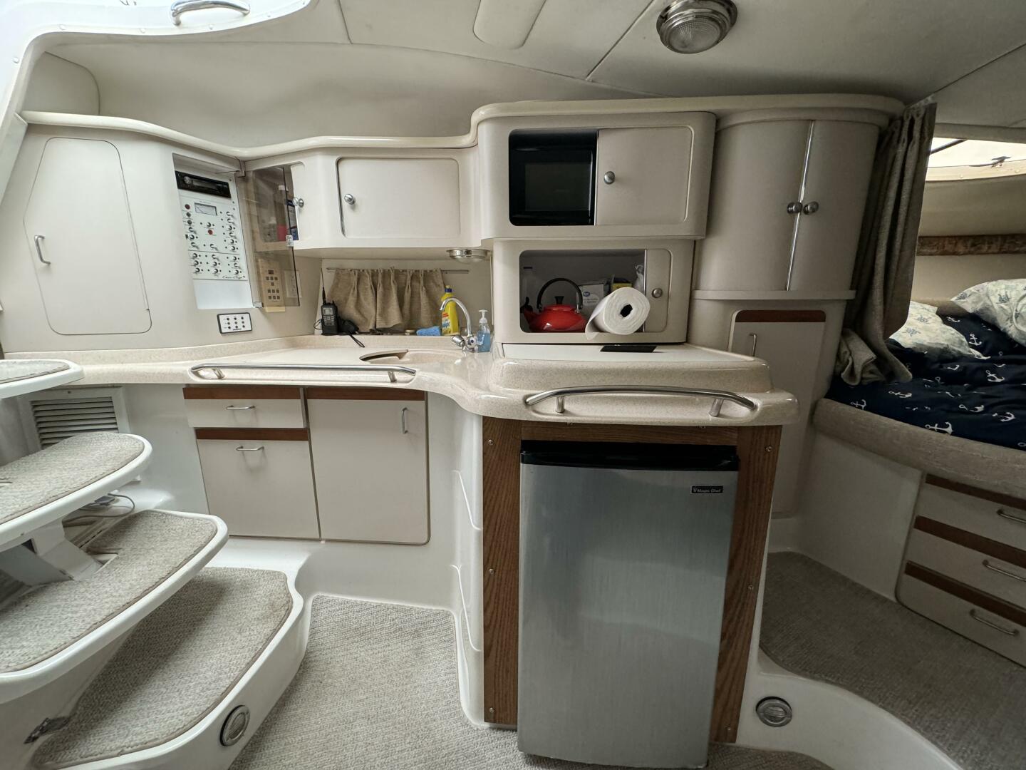 1998 Chris-Craft 320 Express Cruiser - Image 19