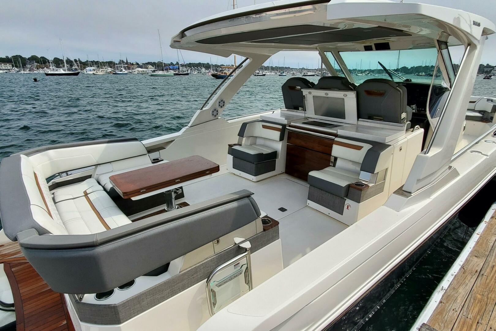 2021 TIARA YACHTS TIARA YACHTS 38 LS Base - Image 6