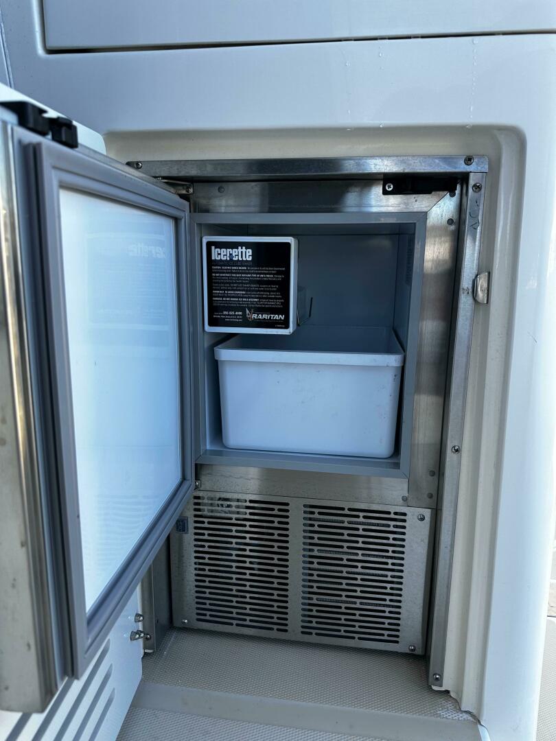 2014 Sabre 42 Salon Express - Image 33