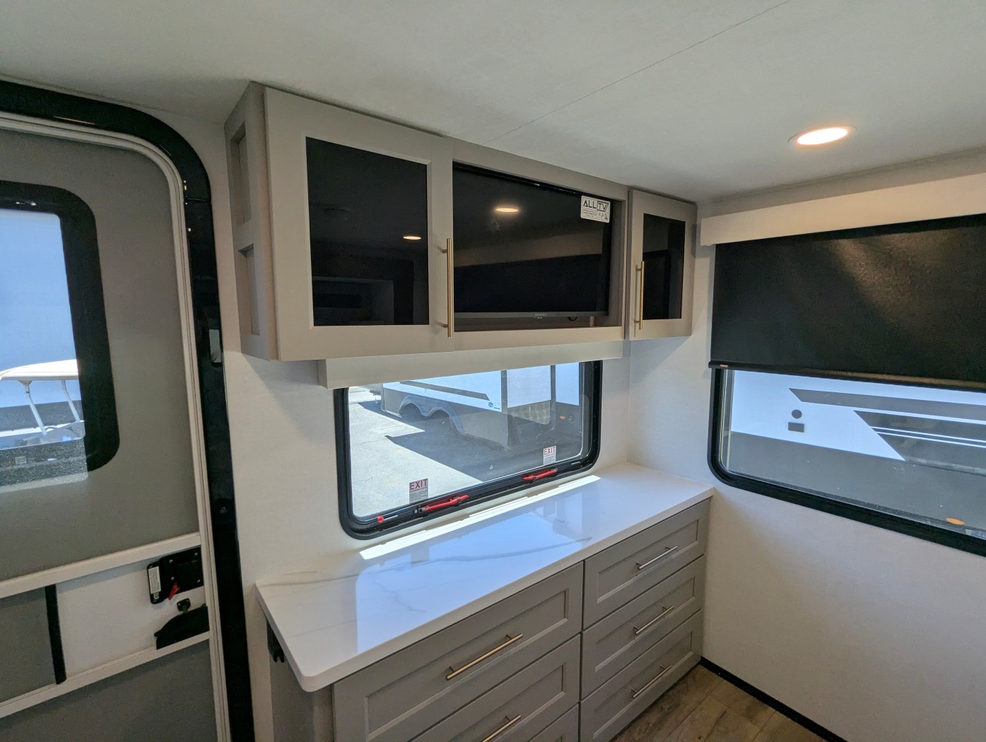 2026 Alliance RV Benchmark 42LFT - Image 37