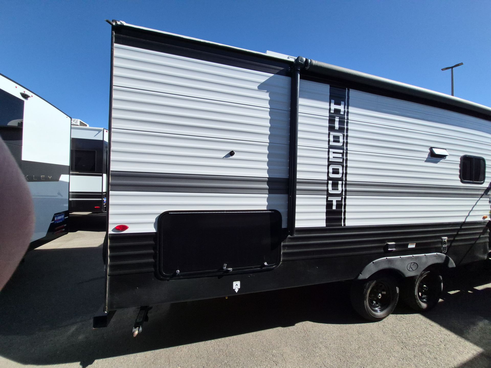 2025 Keystone Hideout Sport 269DB - Image 8