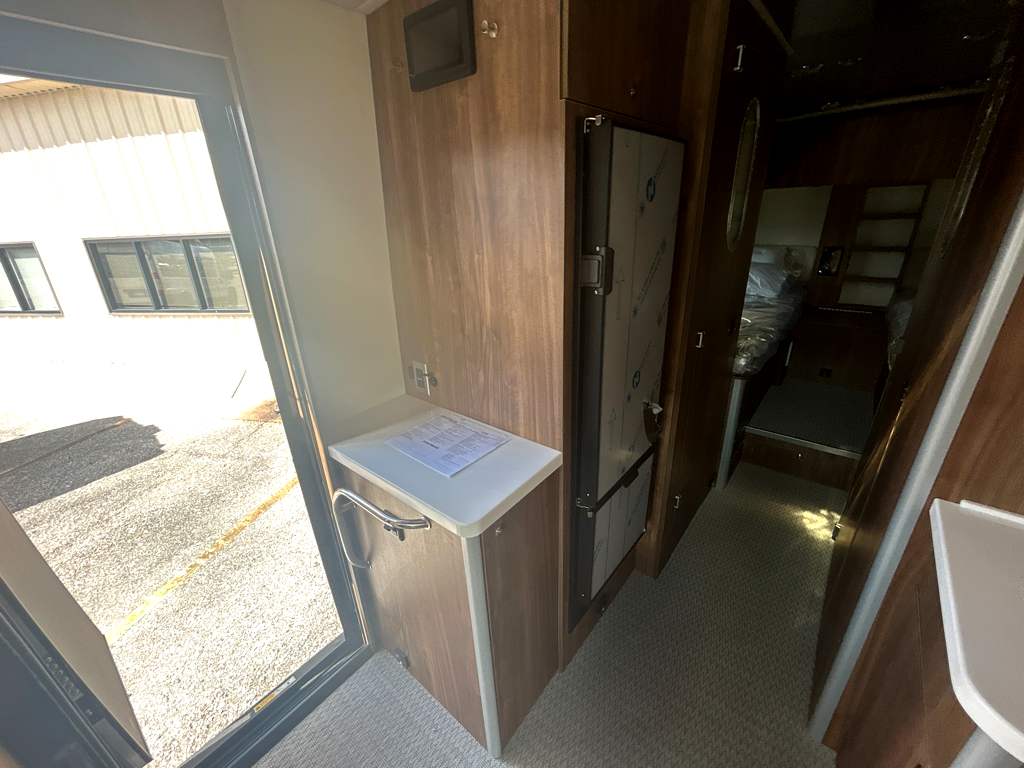 2027 AIRSTREAM ATLAS 25RT - Image 16